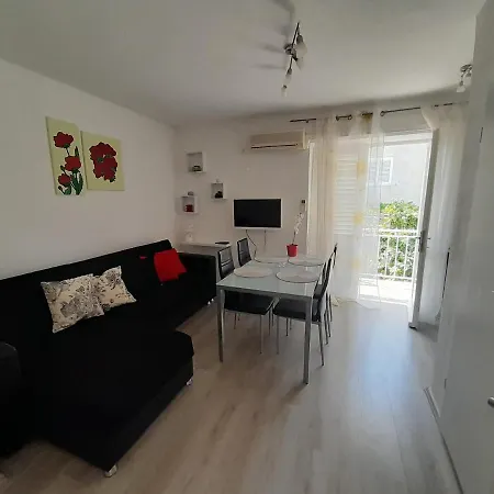 Roky Apartment Hvar Town
