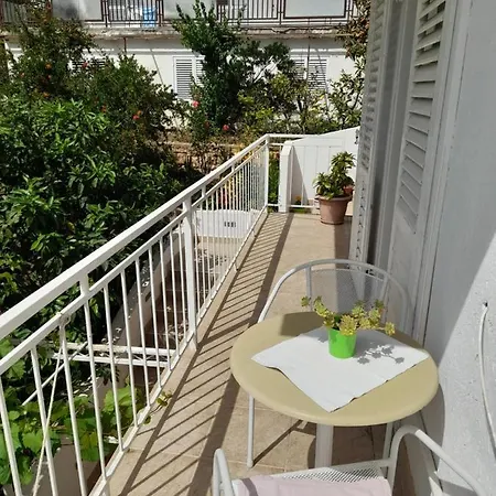 Roky Apartment Hvar Town