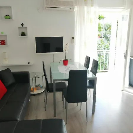 Roky Apartment Hvar Town