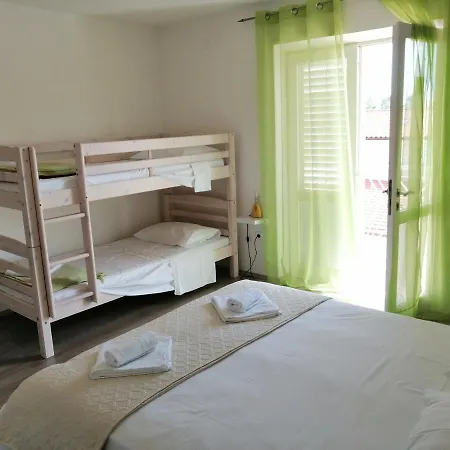 Roky Apartment Hvar Town